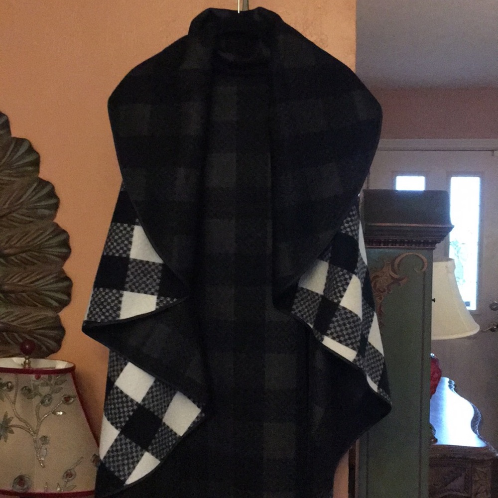 Vest - Picture 3 of 3